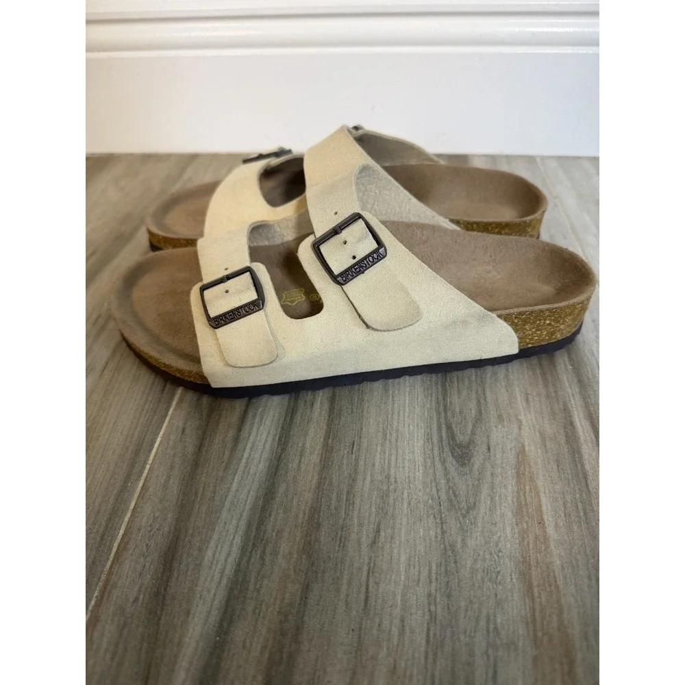 Birkenstock Arizona Women's Size 39 / 8 US‎ Tan Beige Suede Leather Minimalist